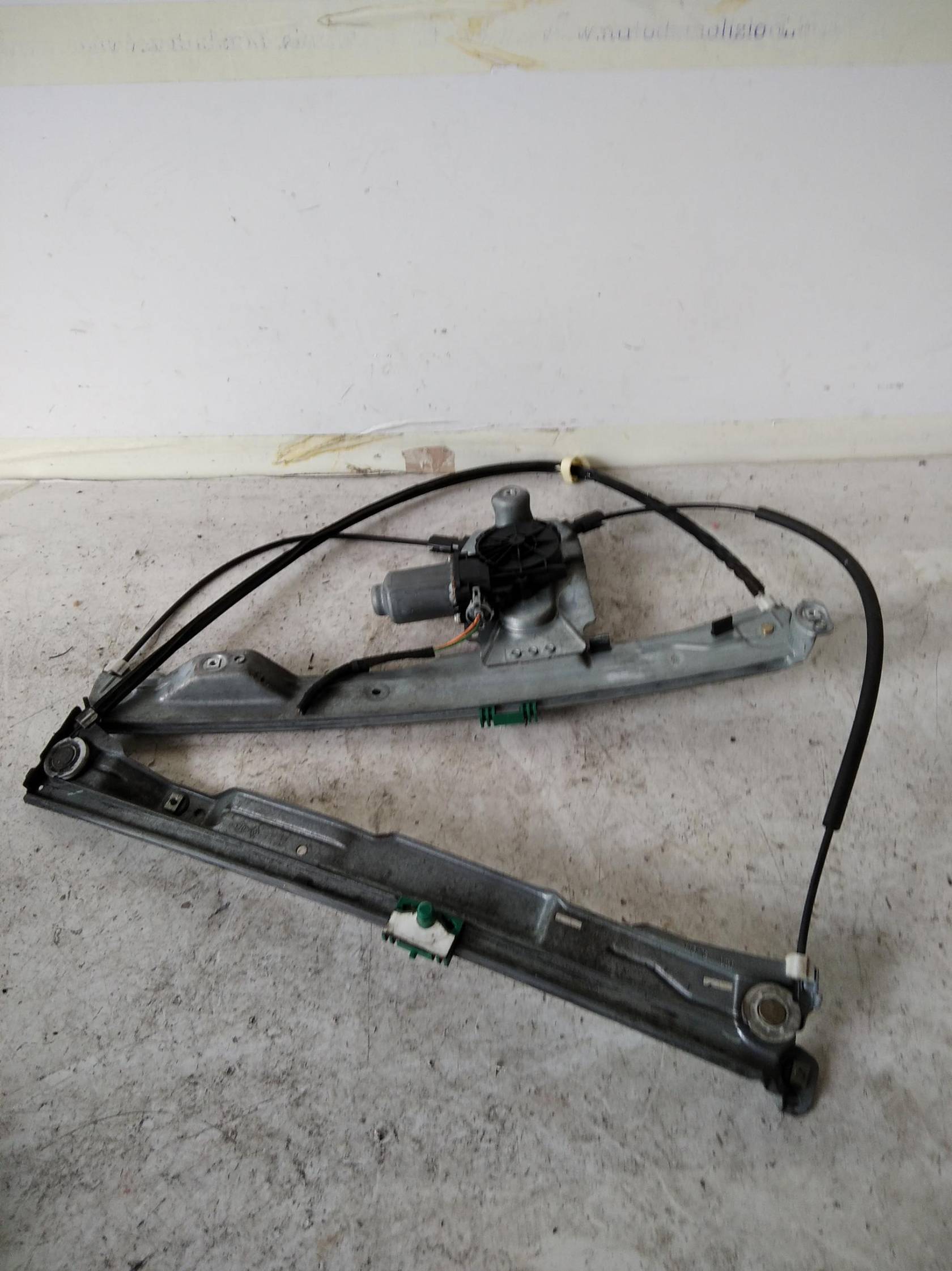 Alzacristallo elettr. porta ant. sx.